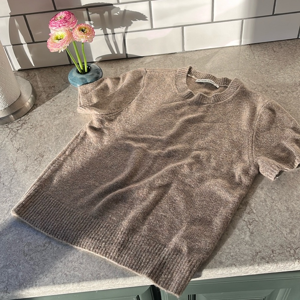 Abercrombie and Fitch Taupe Short sleeve sweater
